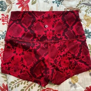 Lululemon Boogie Short Ziggy Snake Red size 4